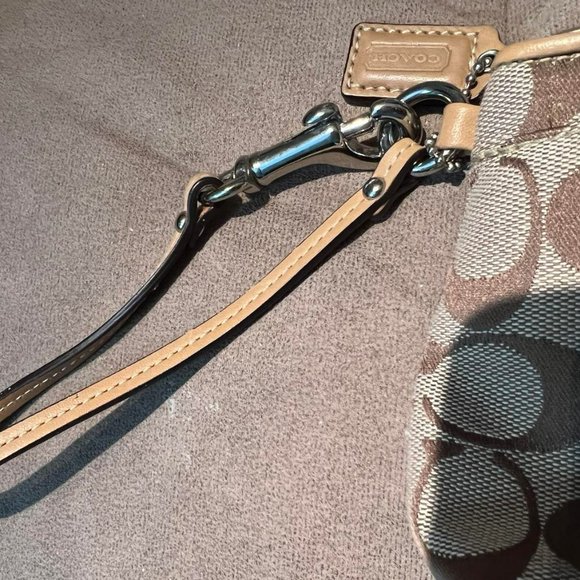 Coach Wristlet Small Purse - Picture 8 of 9